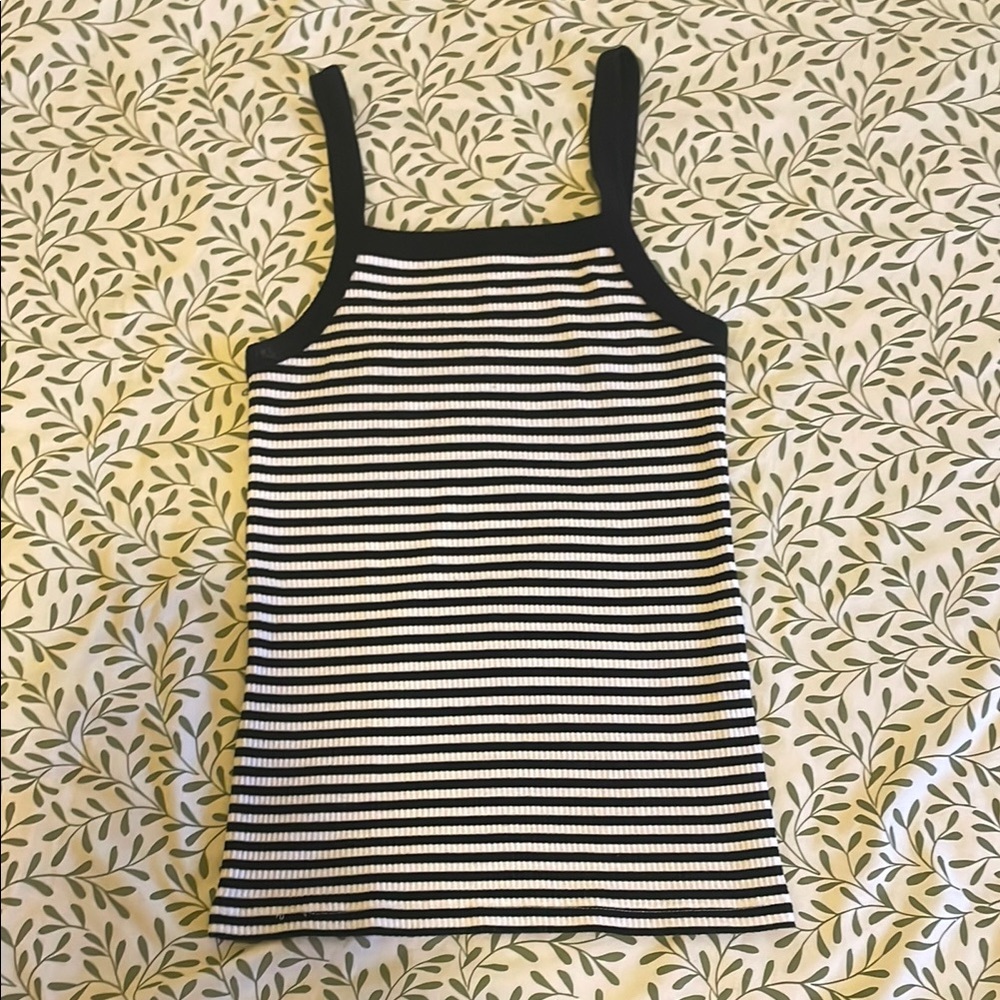 Old Navy Black and White Stretchy Striped Women's Tank Size S